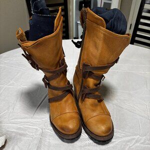 Freebird Cora, size 8, tan, new in box